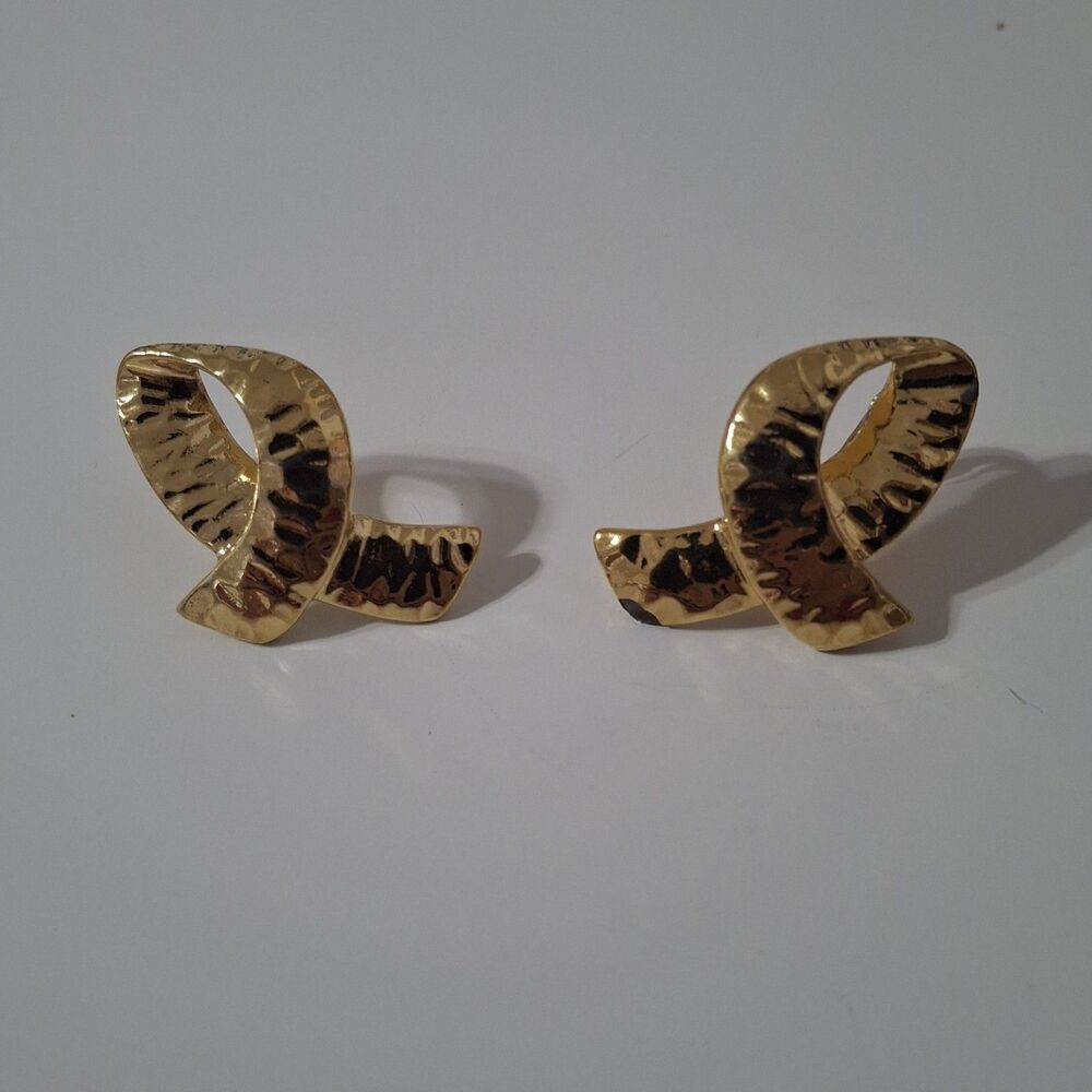 Gold Tone Clip On 80s Ribbon Abstract Shape Indented Vintage Earrings